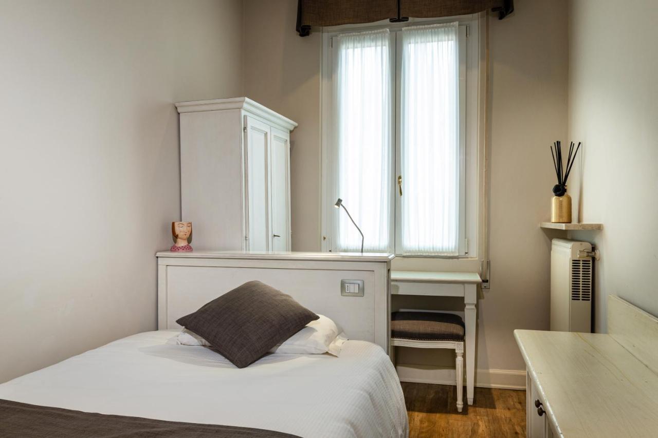 Hotel Marconi Sirmione Esterno foto